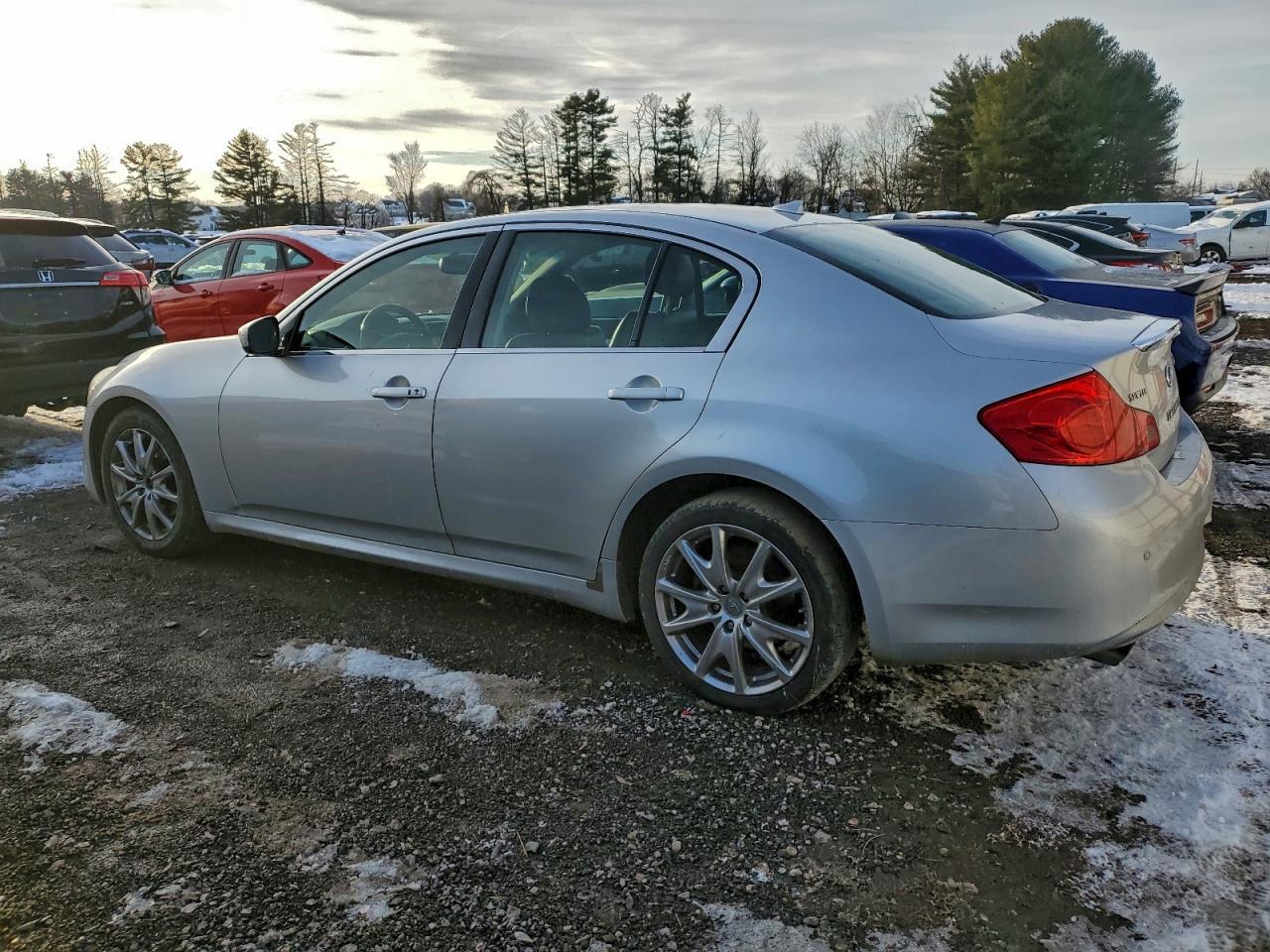 2013 INFINITI G37