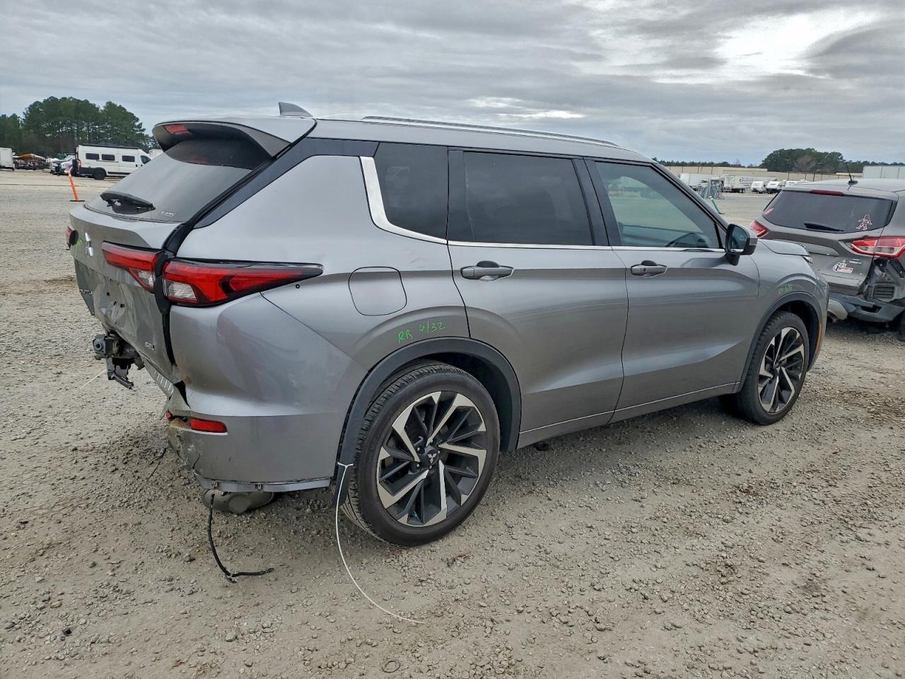 2022 MITSUBISHI outlander
