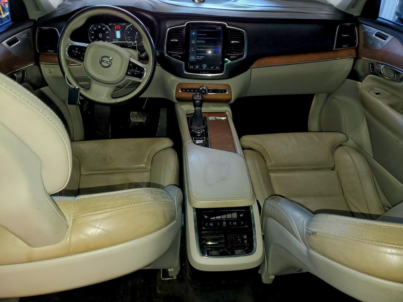 2016 VOLVO XC90