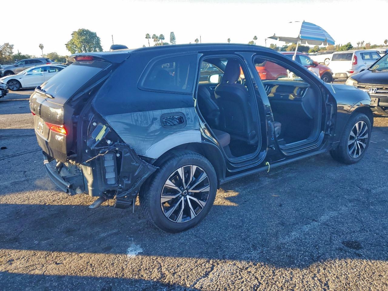 2024 VOLVO XC60