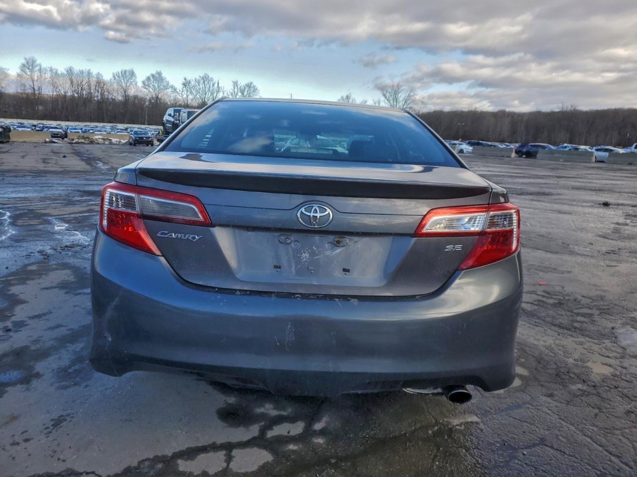 2014 TOYOTA CAMRY