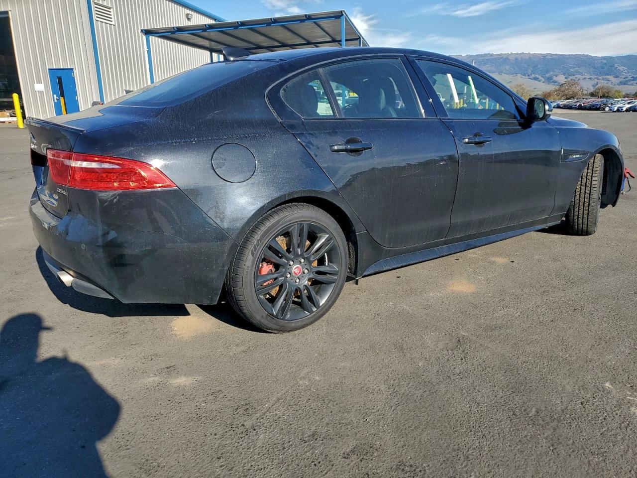 2018 JAGUAR XE