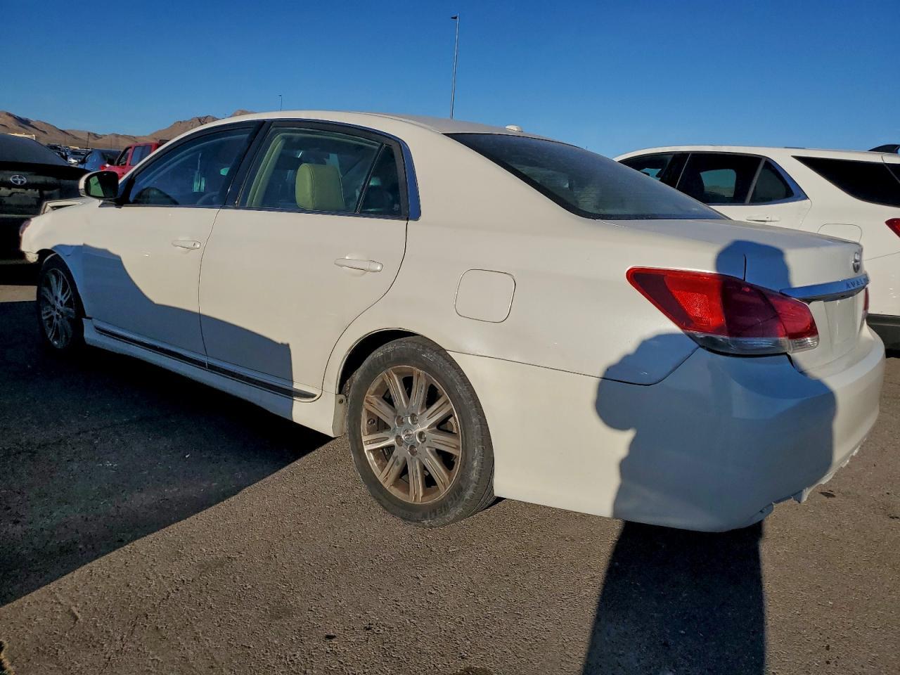 2012 TOYOTA Avalon