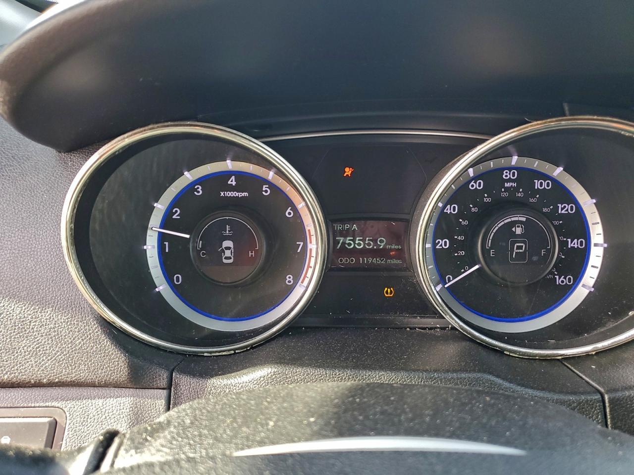 2011 HYUNDAI SONATA