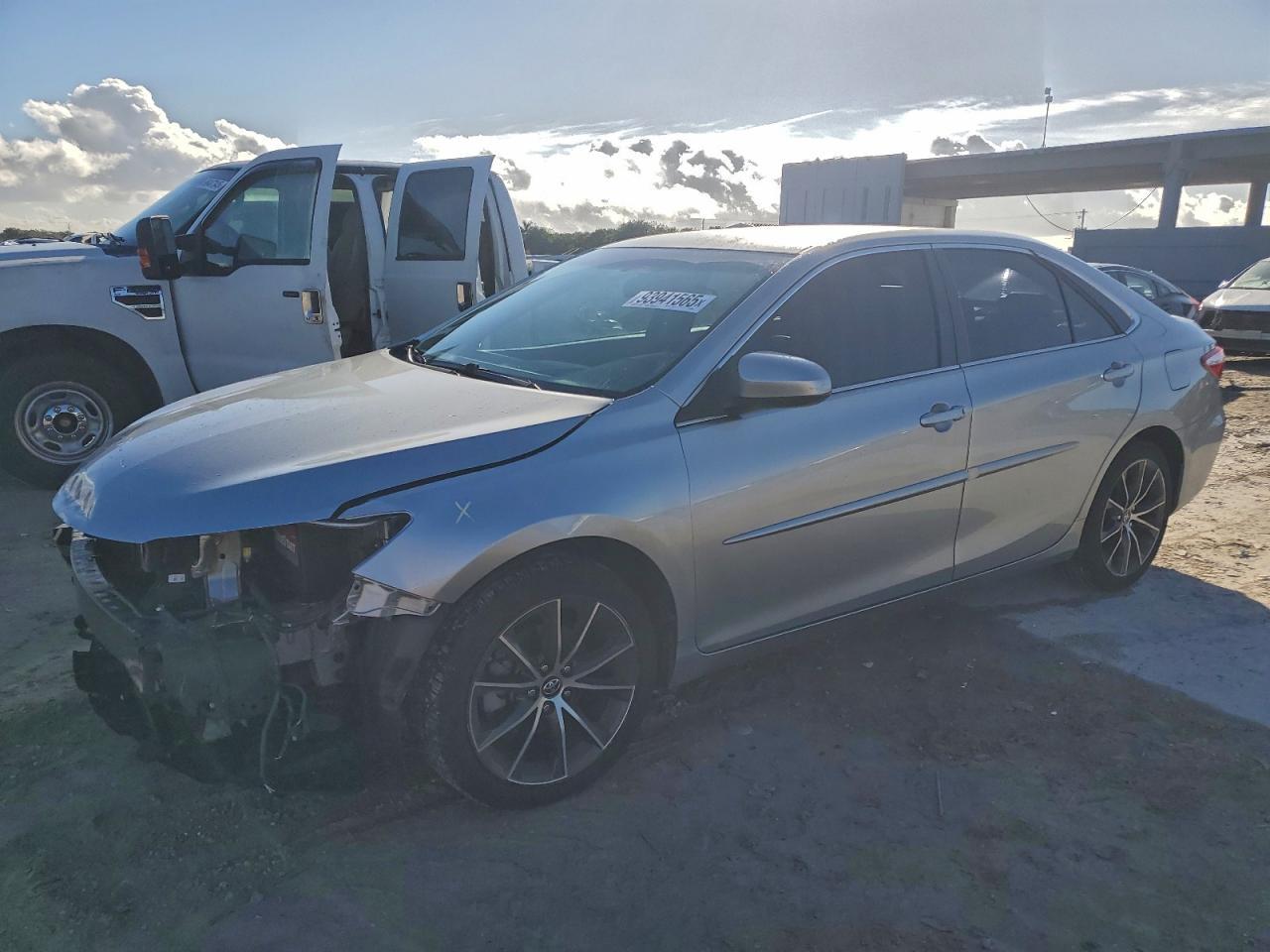 2016 TOYOTA CAMRY