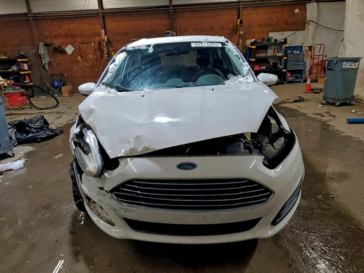 2016 FORD Fiesta