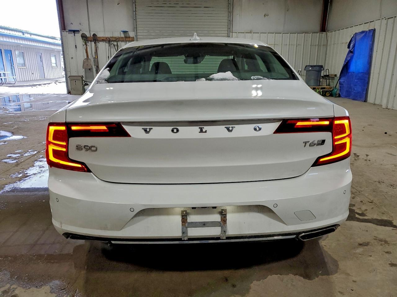 2018 VOLVO S90