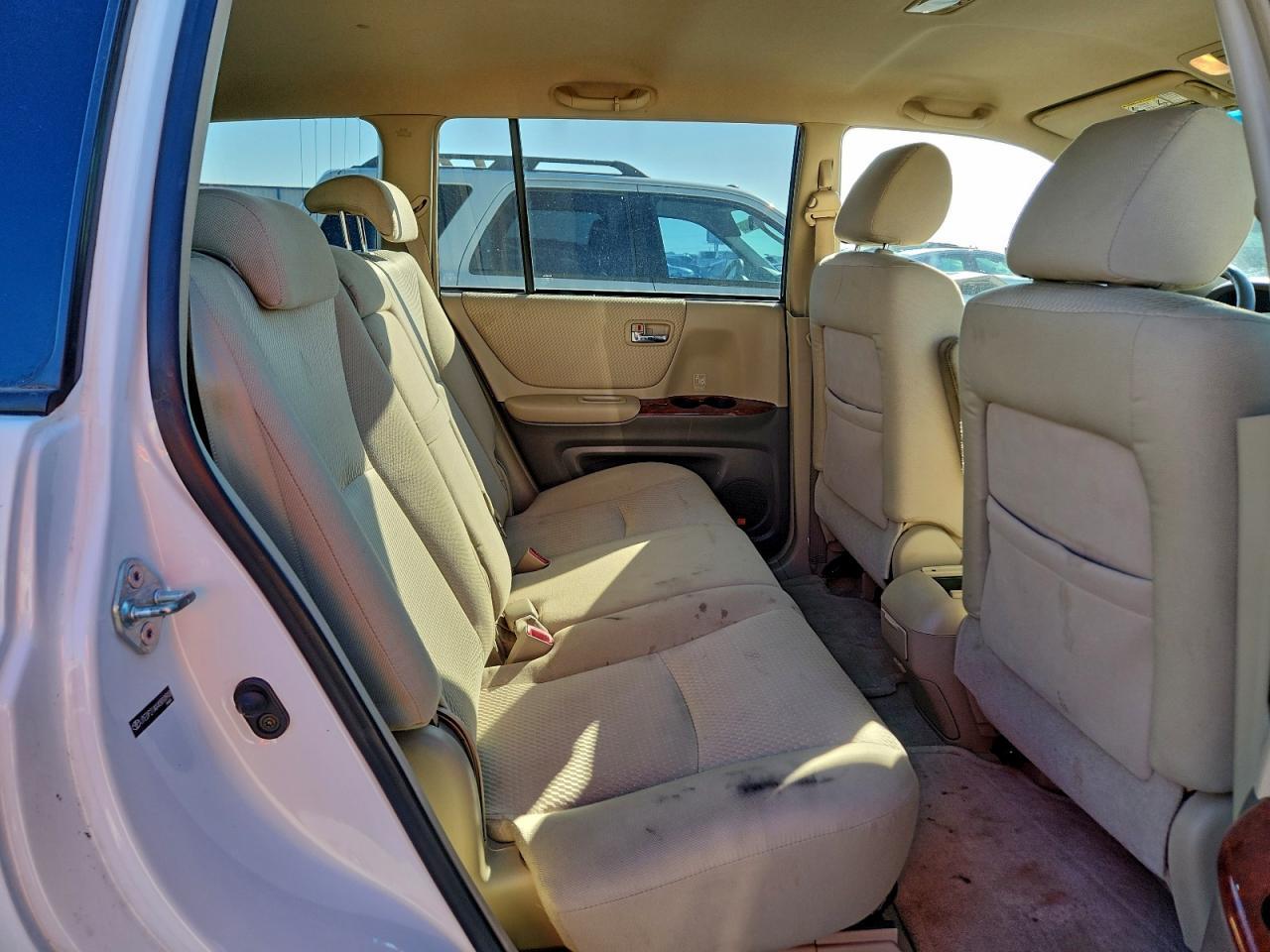 2004 TOYOTA HIGHLANDER