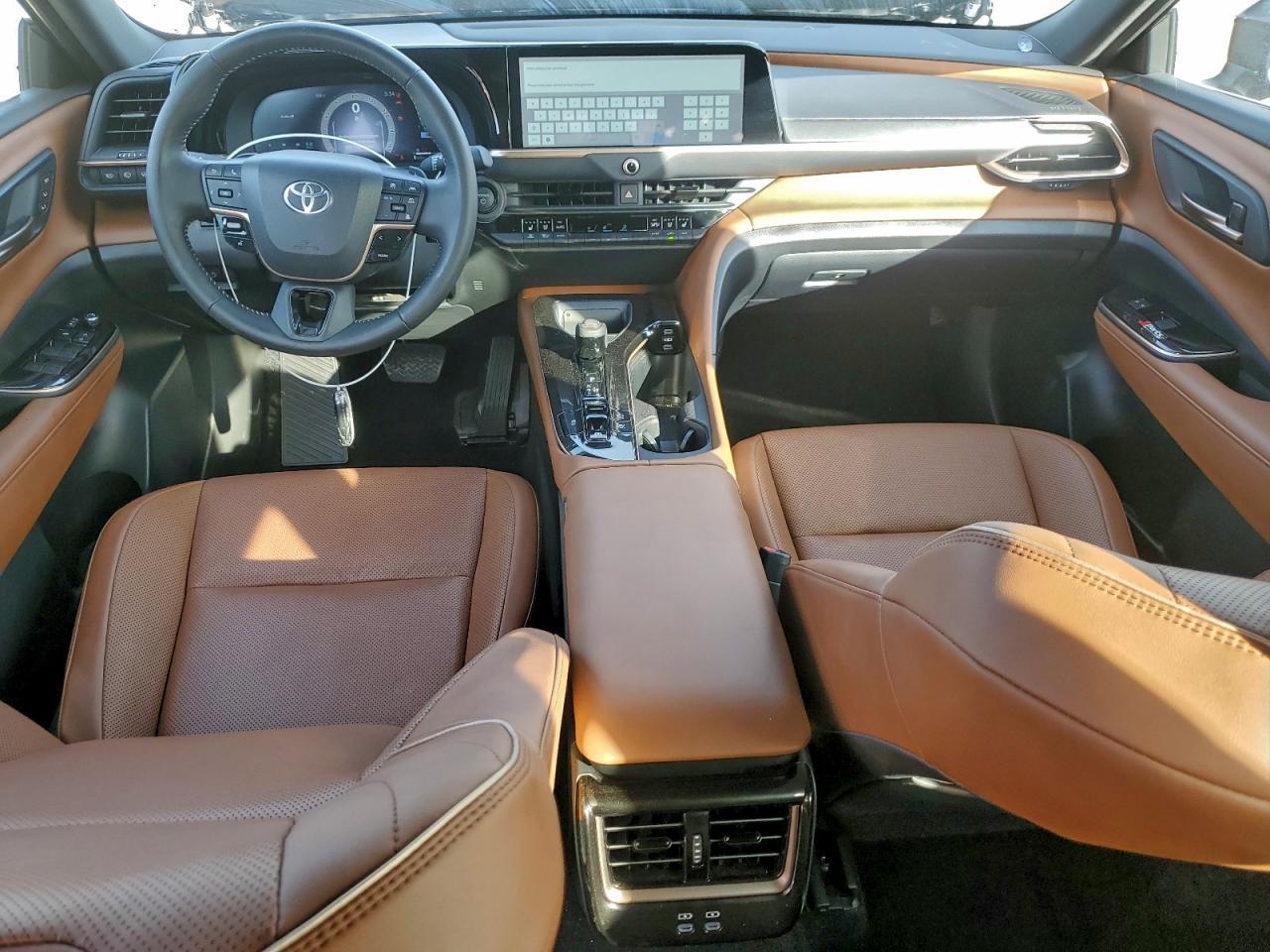 2025 TOYOTA Crown