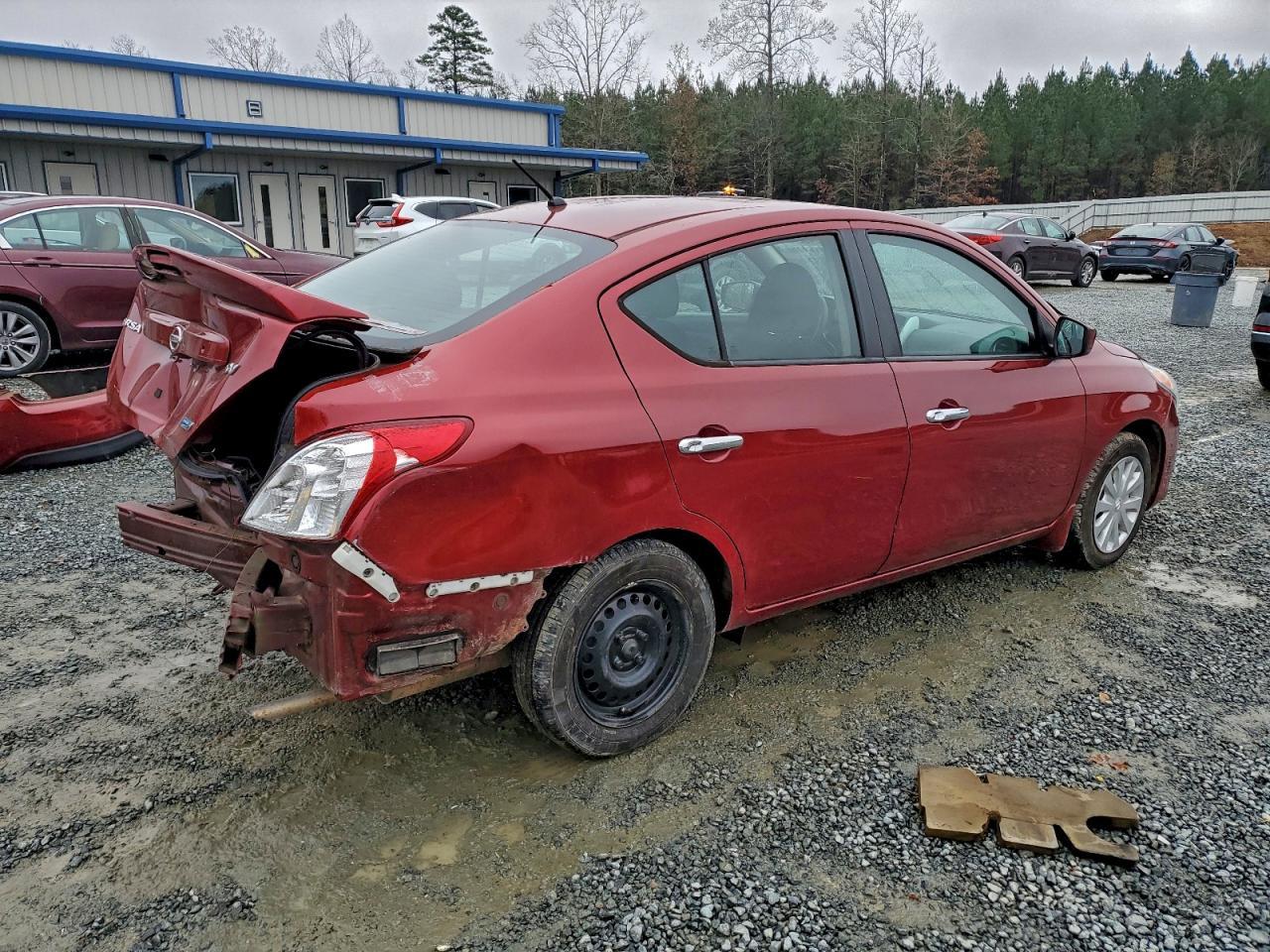 2016 NISSAN VERSA