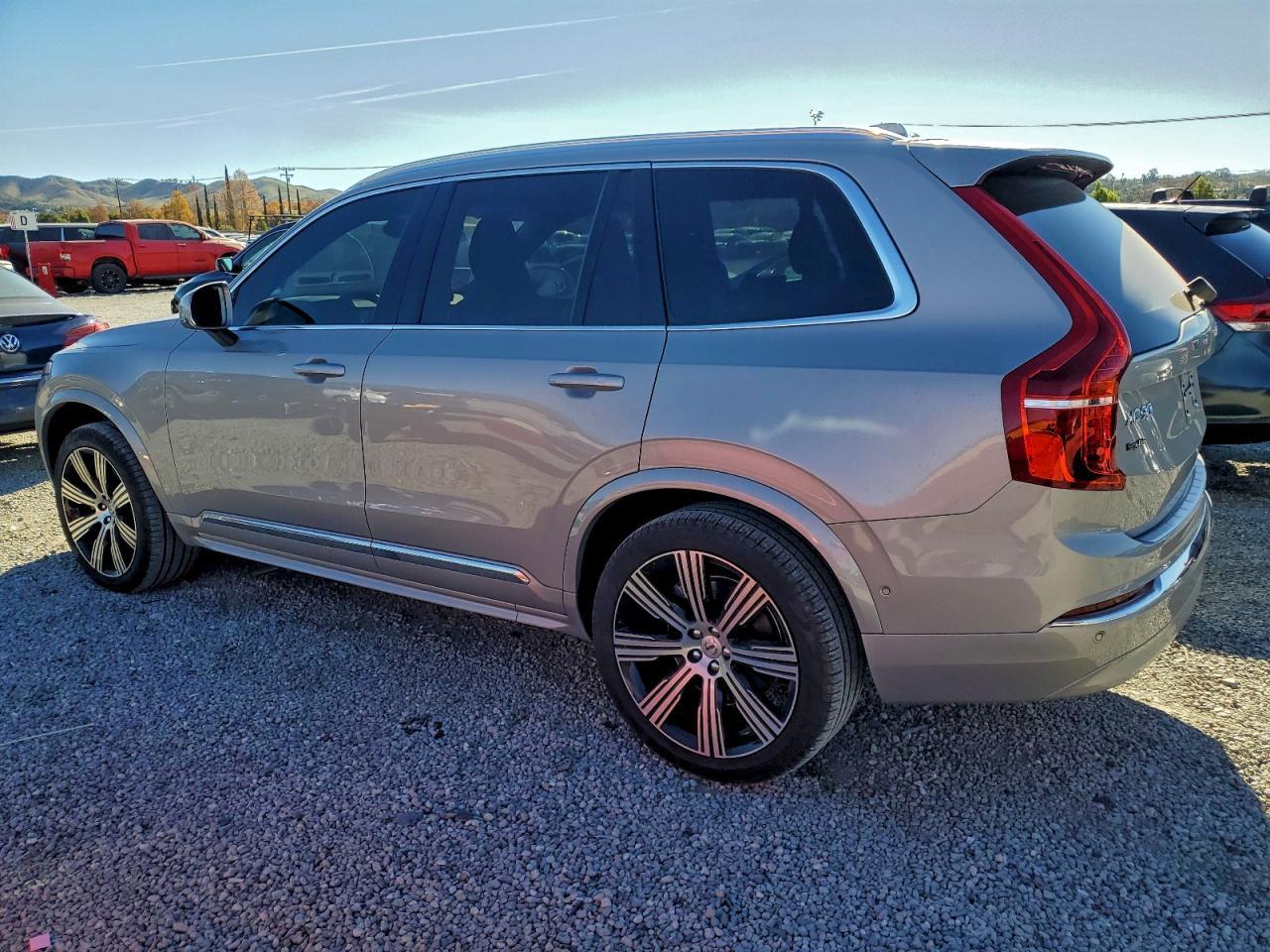 2025 VOLVO XC90