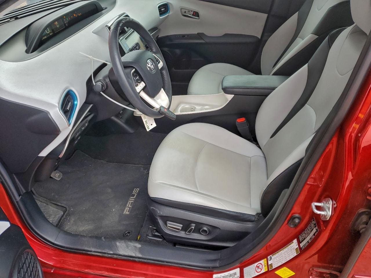 2016 TOYOTA PRIUS