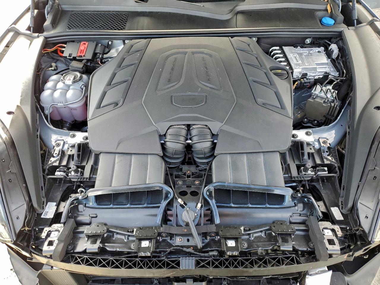 2025 PORSCHE CAYENNE
