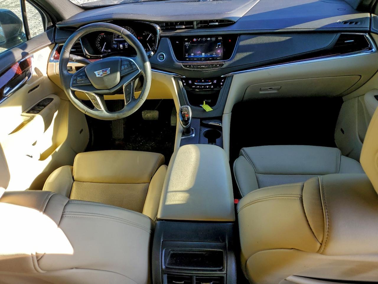 2017 CADILLAC XT5