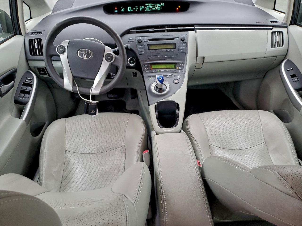 2011 TOYOTA PRIUS