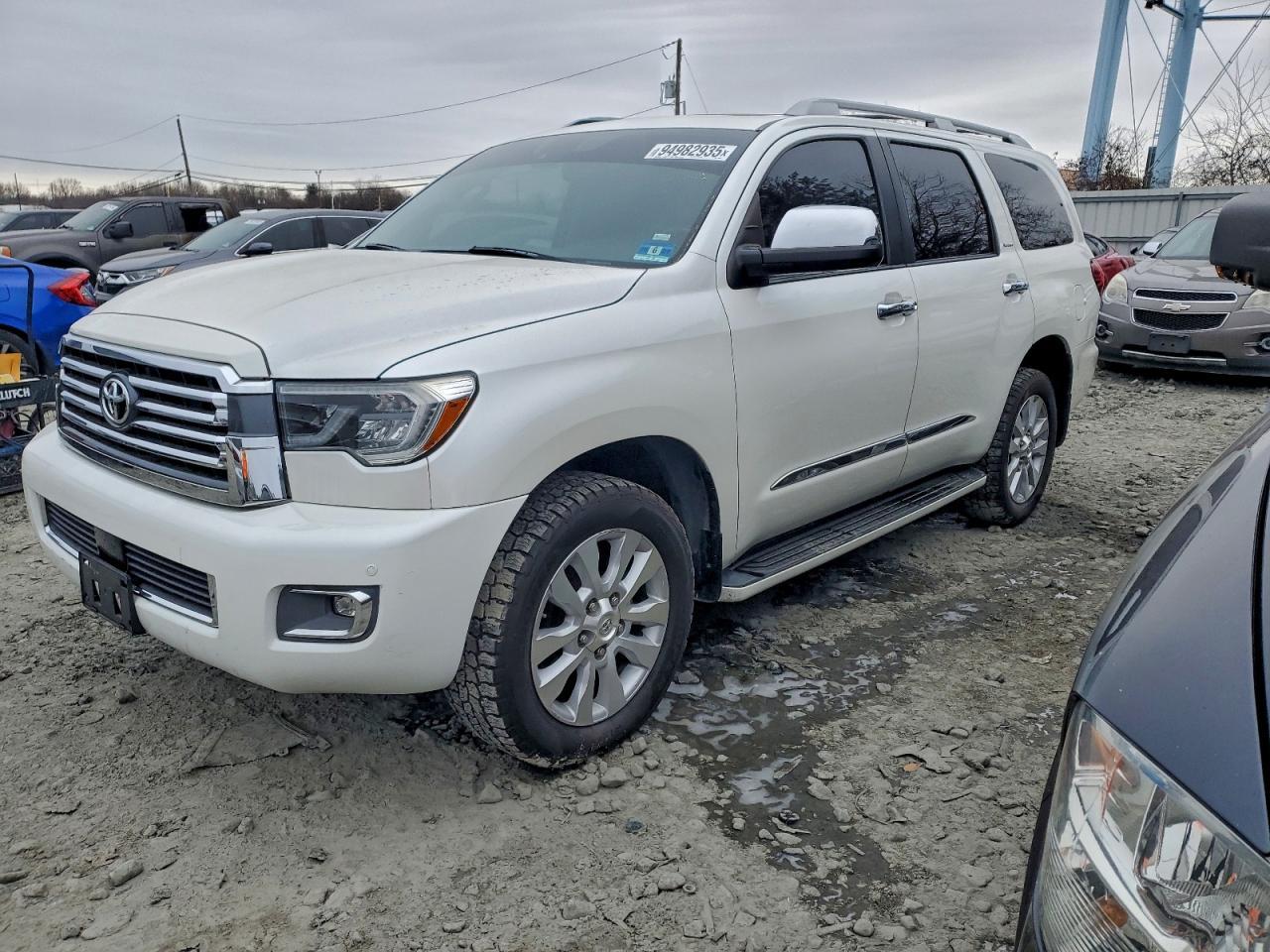 2018 TOYOTA Sequoia
