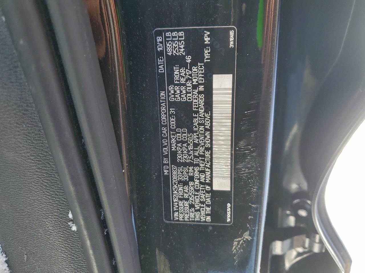 2019 VOLVO XC40