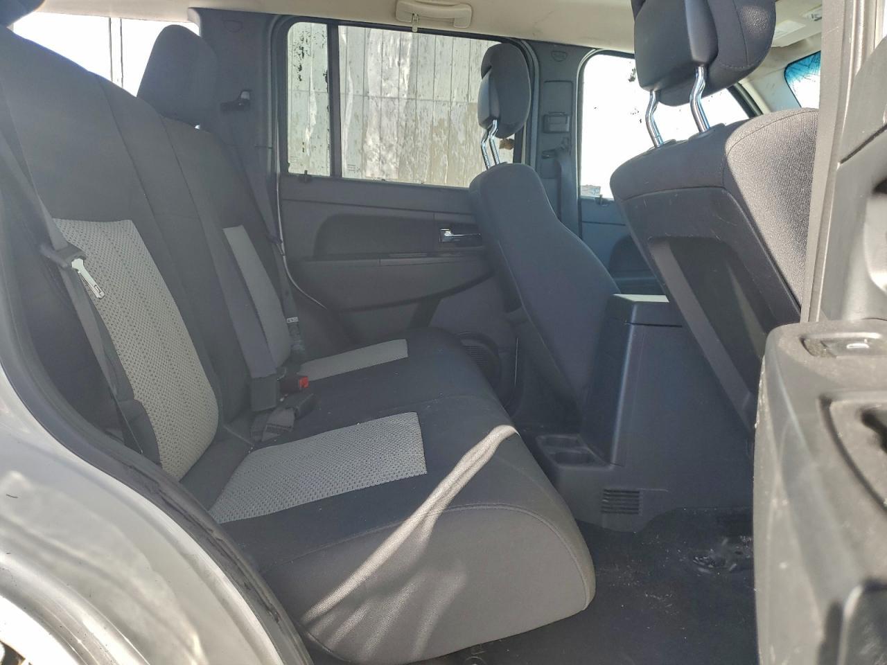 2010 JEEP Liberty
