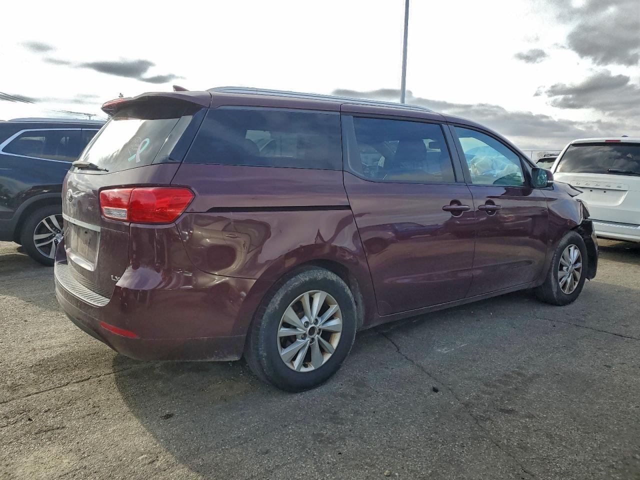 2016 KIA SEDONA