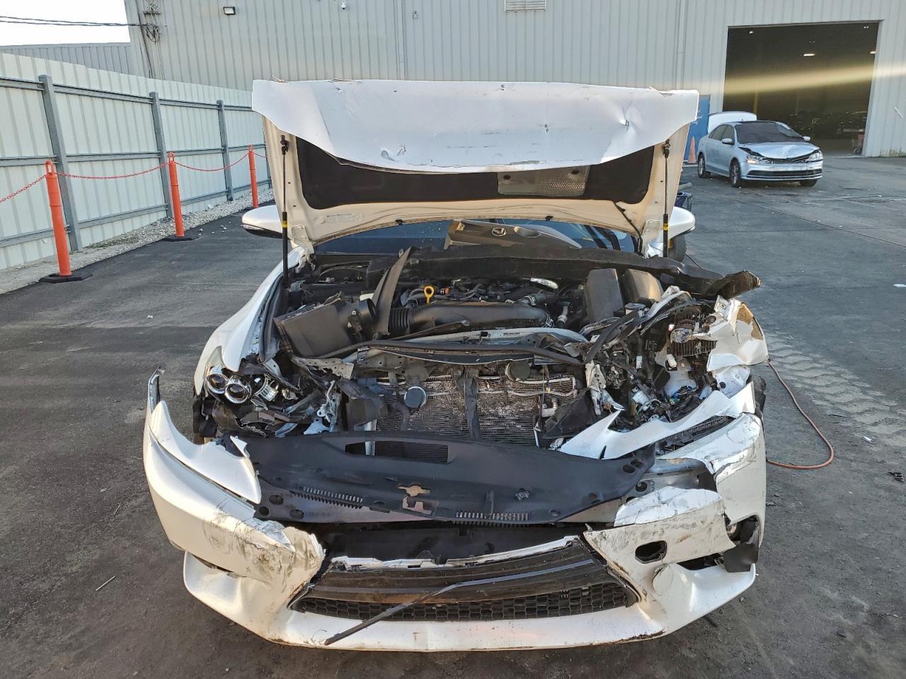 2016 LEXUS IS 200t