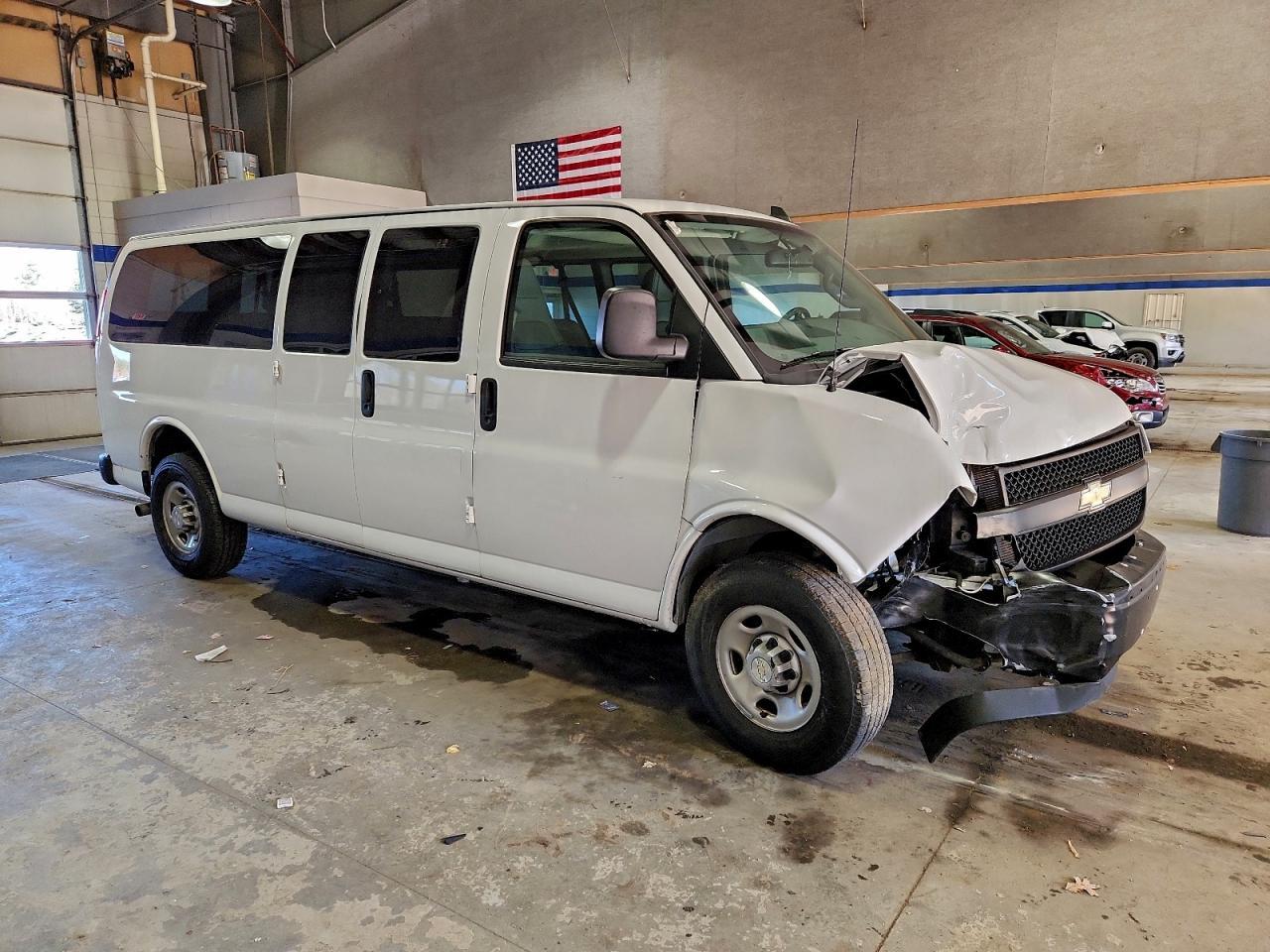2023 CHEVROLET Express 3500