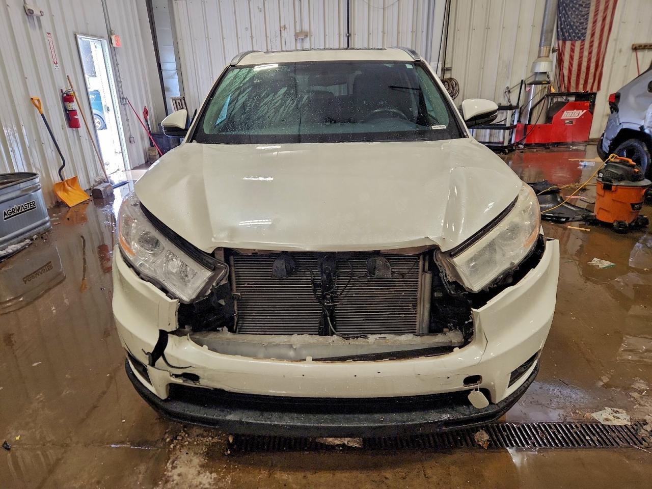 2014 TOYOTA HIGHLANDER