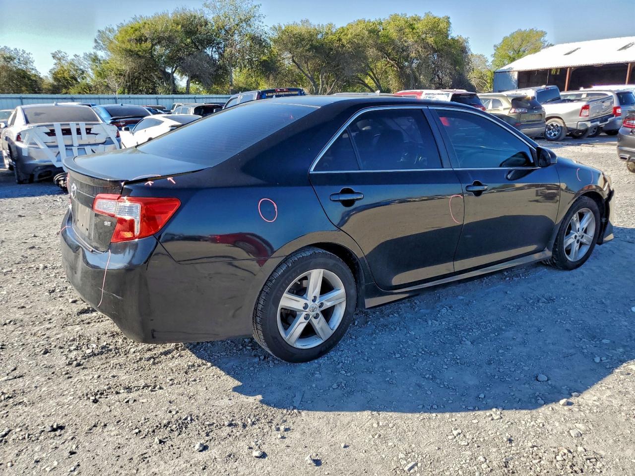 2013 TOYOTA CAMRY