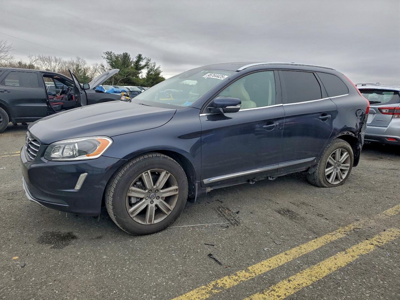 2017 VOLVO XC60