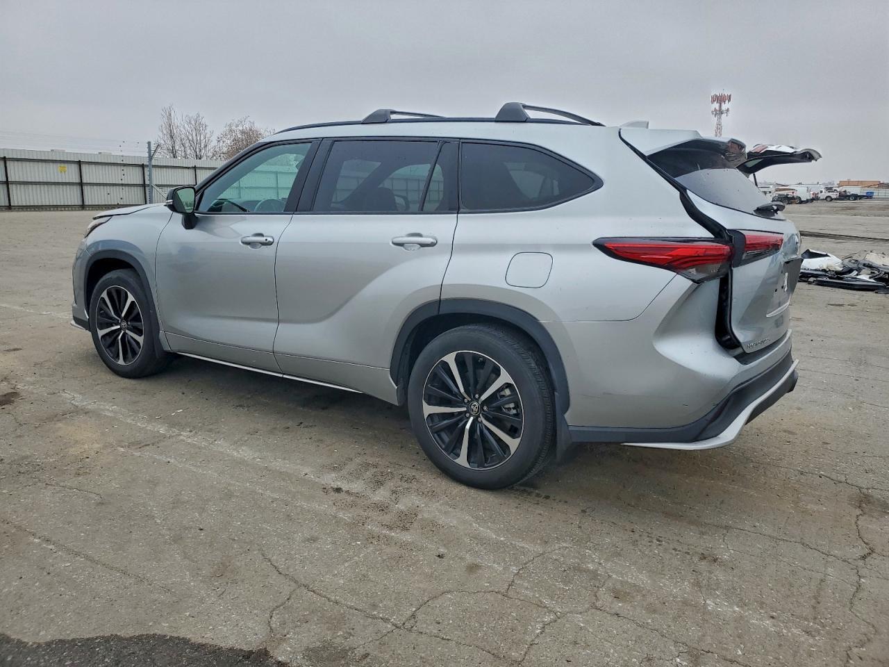 2022 TOYOTA HIGHLANDER