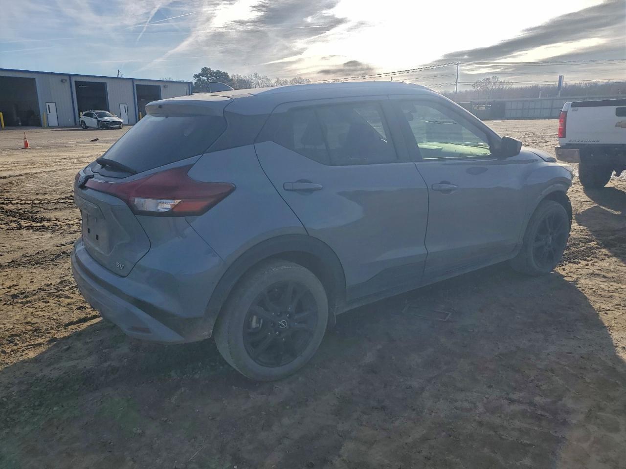 2022 NISSAN KICKS