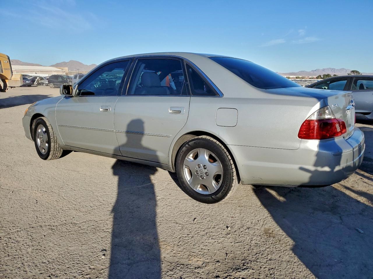 2004 TOYOTA Avalon