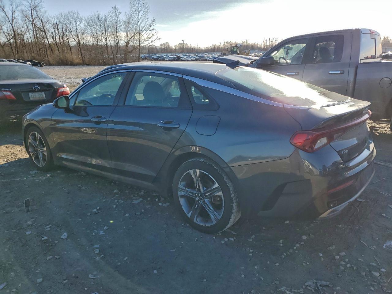 2022 KIA K5