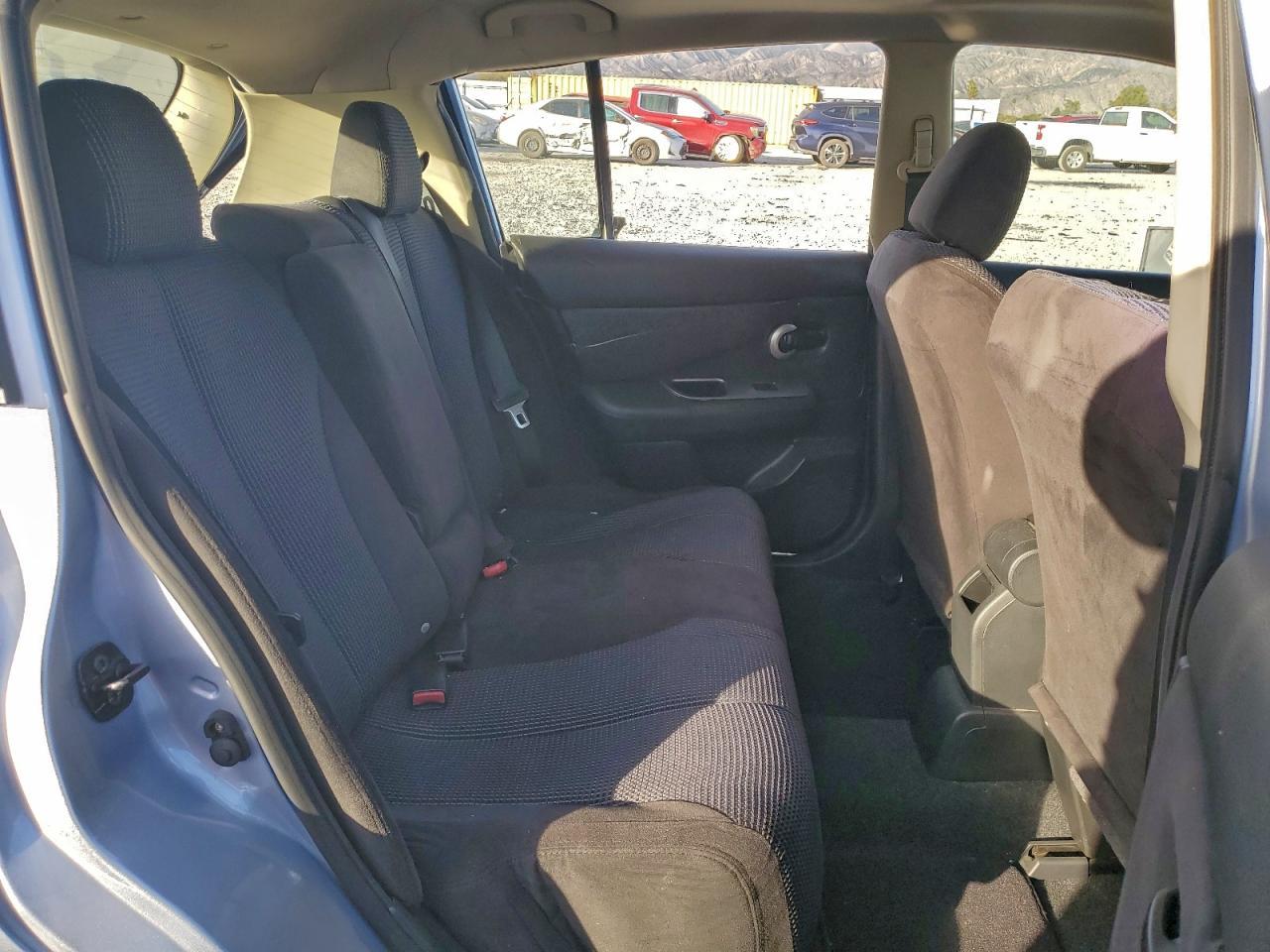 2011 NISSAN VERSA