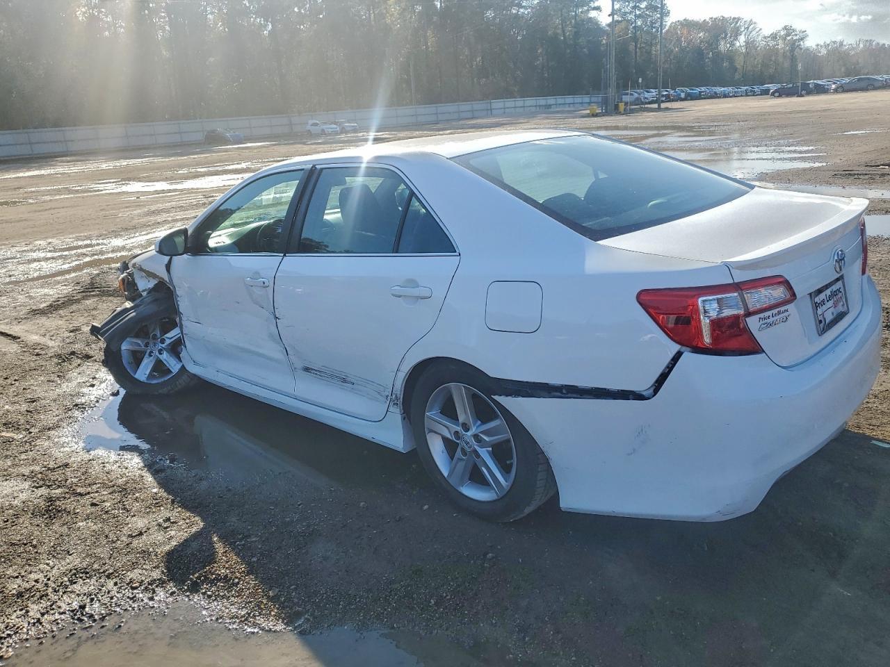 2014 TOYOTA CAMRY