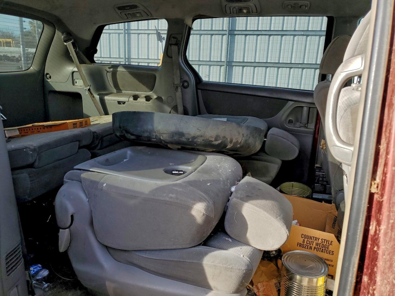 2005 TOYOTA SIENNA