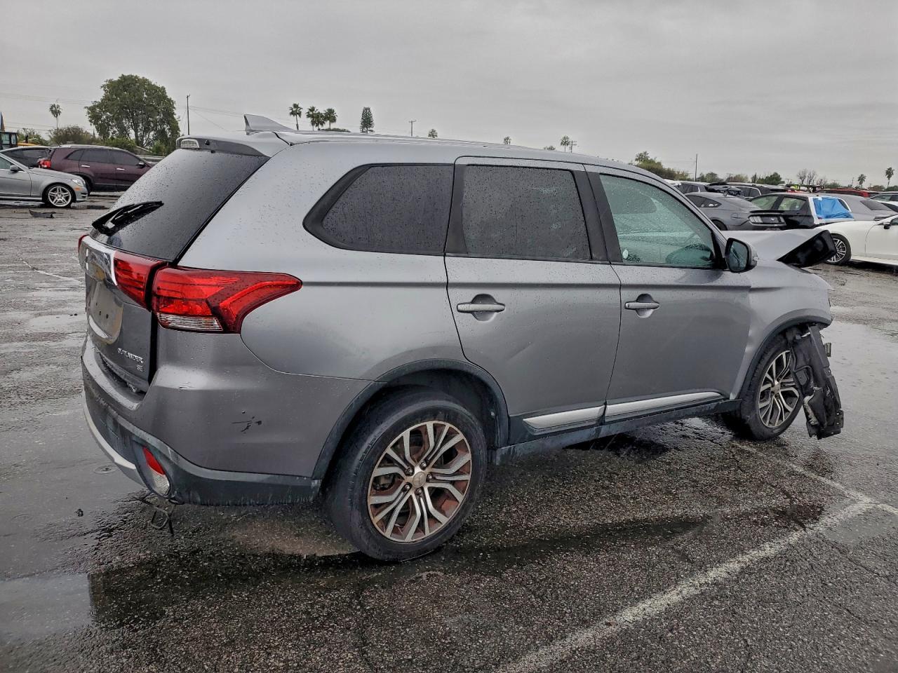 2018 MITSUBISHI outlander