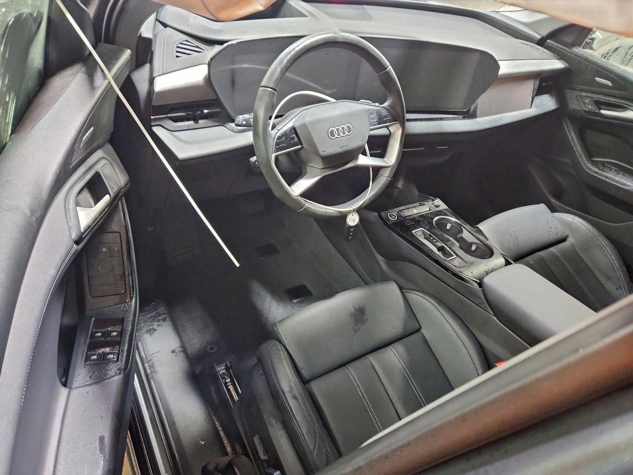 2025 AUDI Q6 e-tron