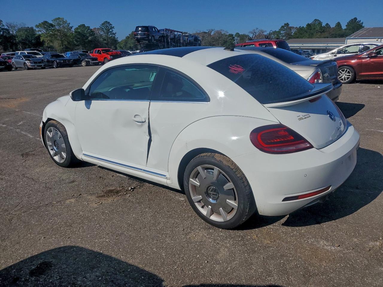 2018 VOLKSWAGEN Beetle