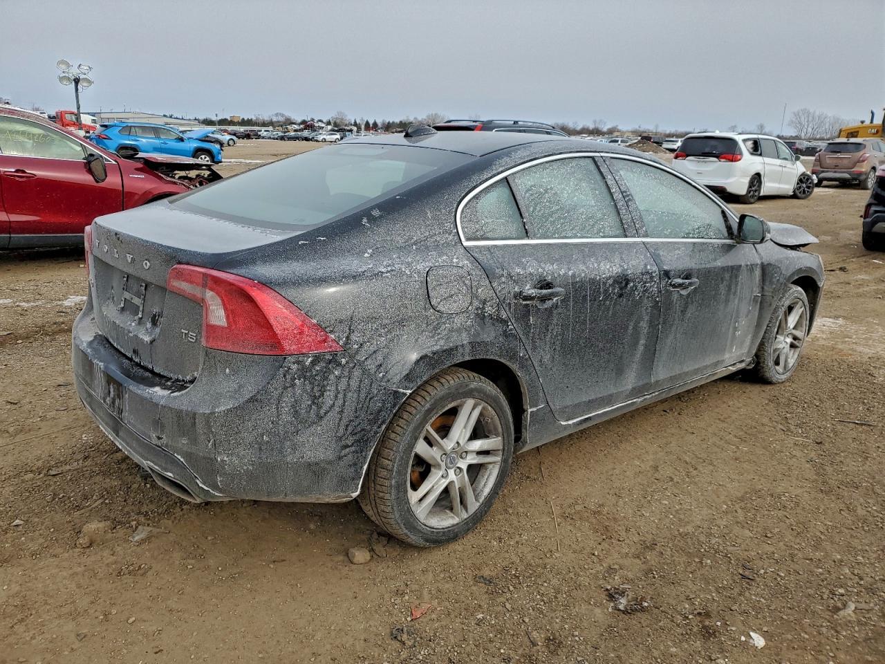 2015 VOLVO S60