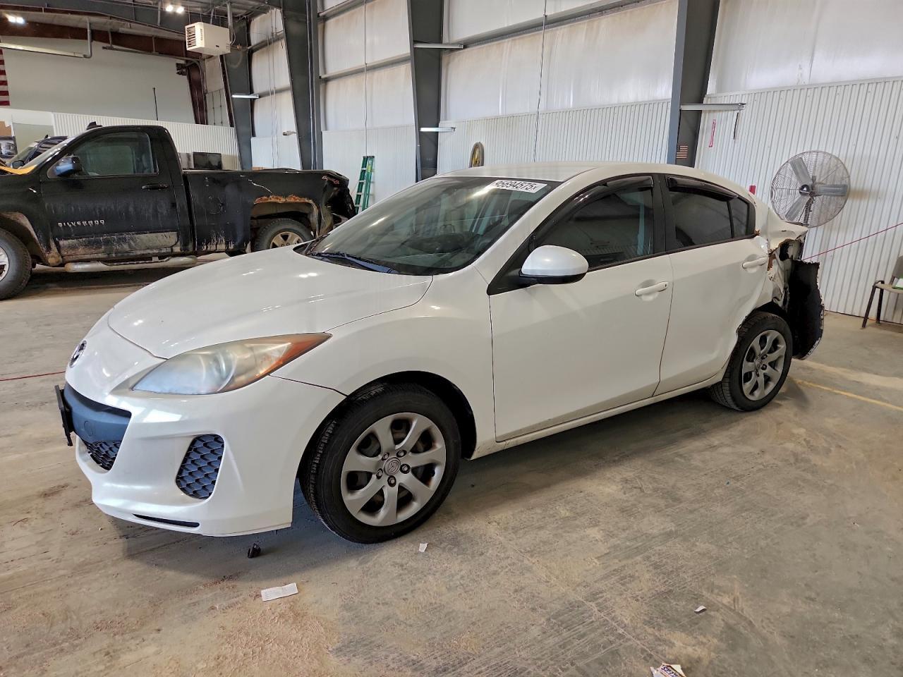 2013 MAZDA 3