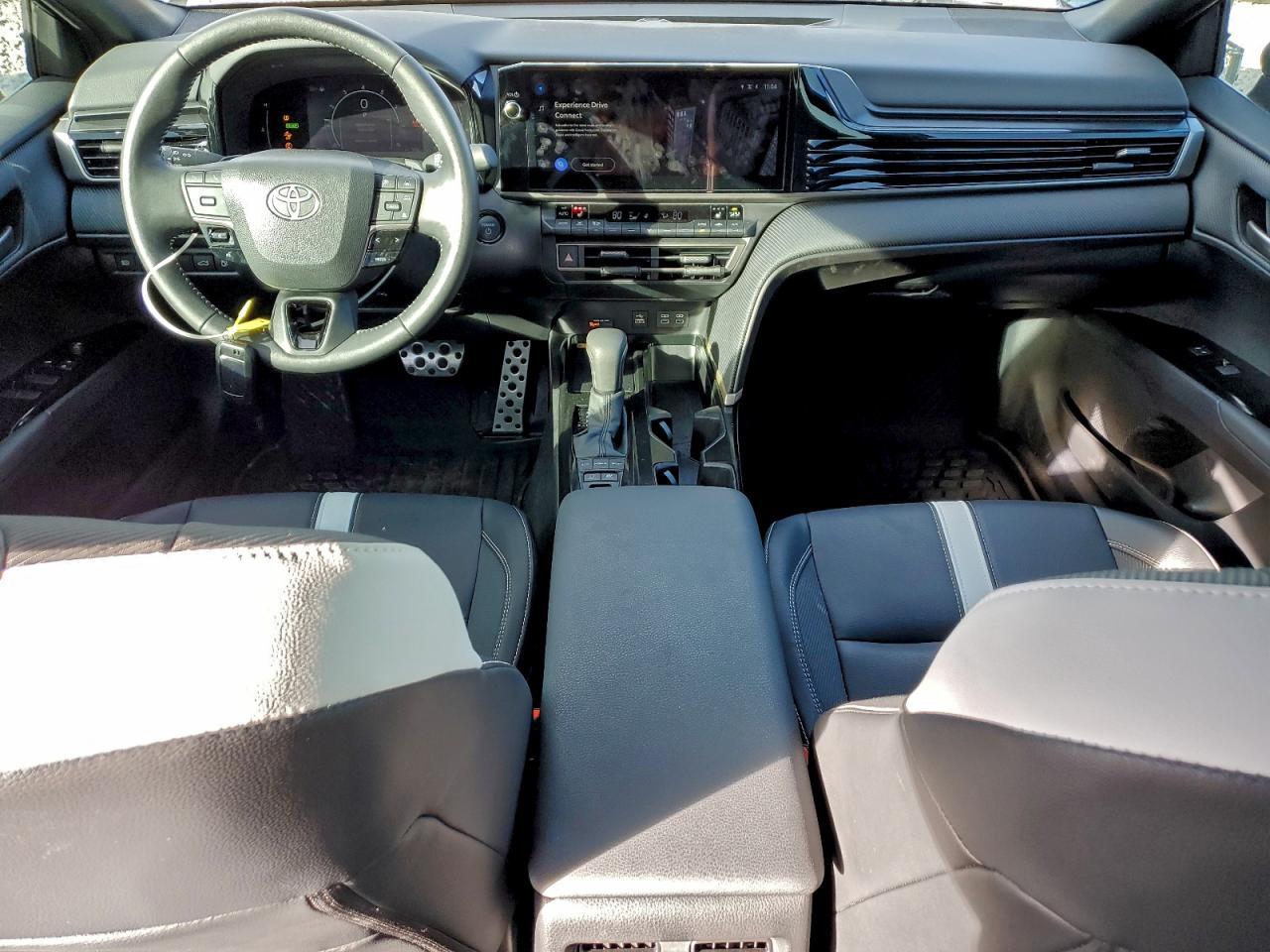 2025 TOYOTA CAMRY