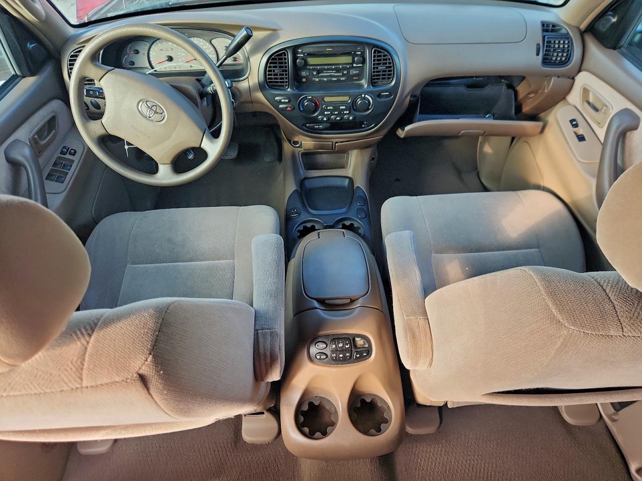 2004 TOYOTA Sequoia