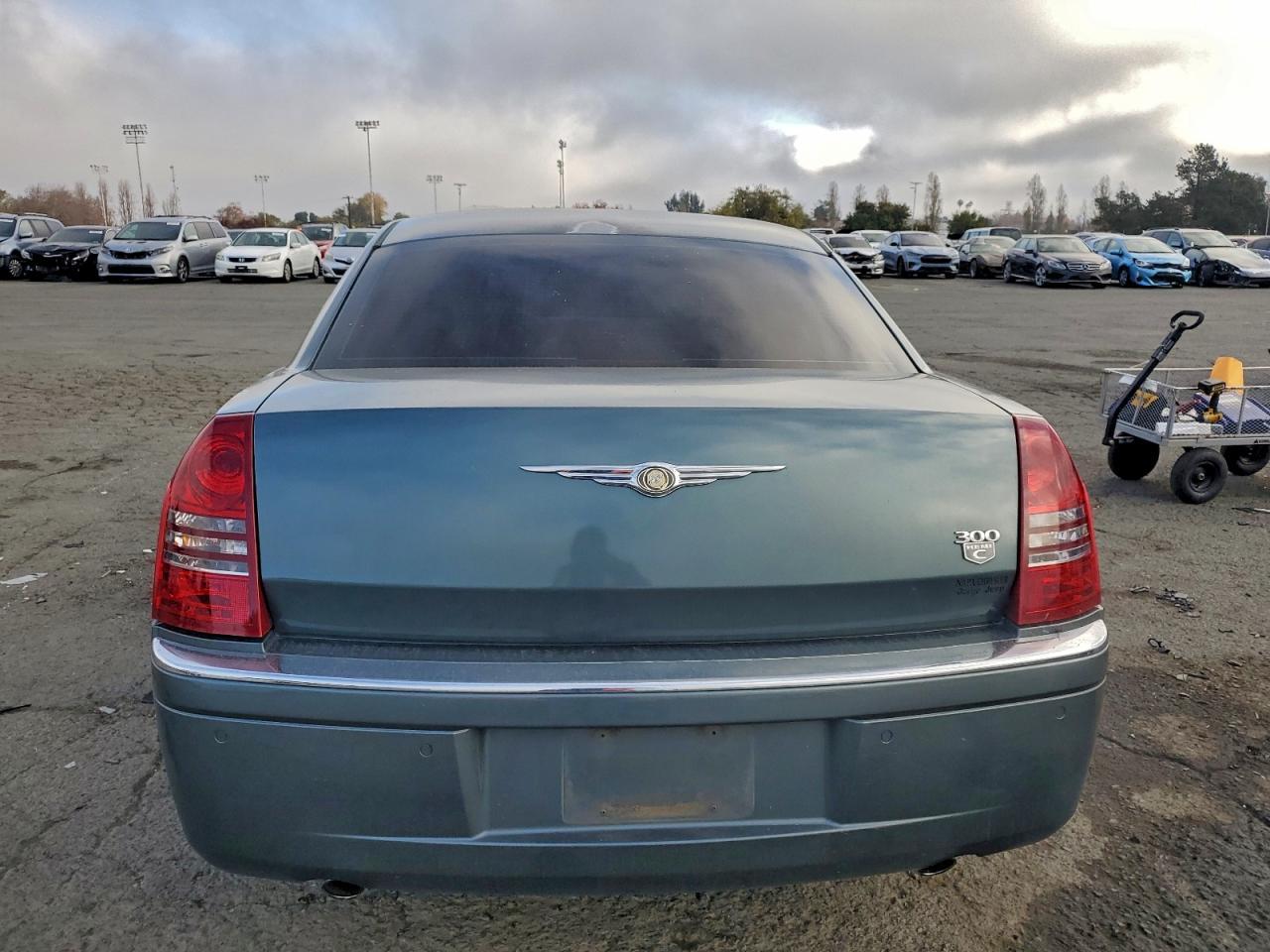 2005 CHRYSLER 300