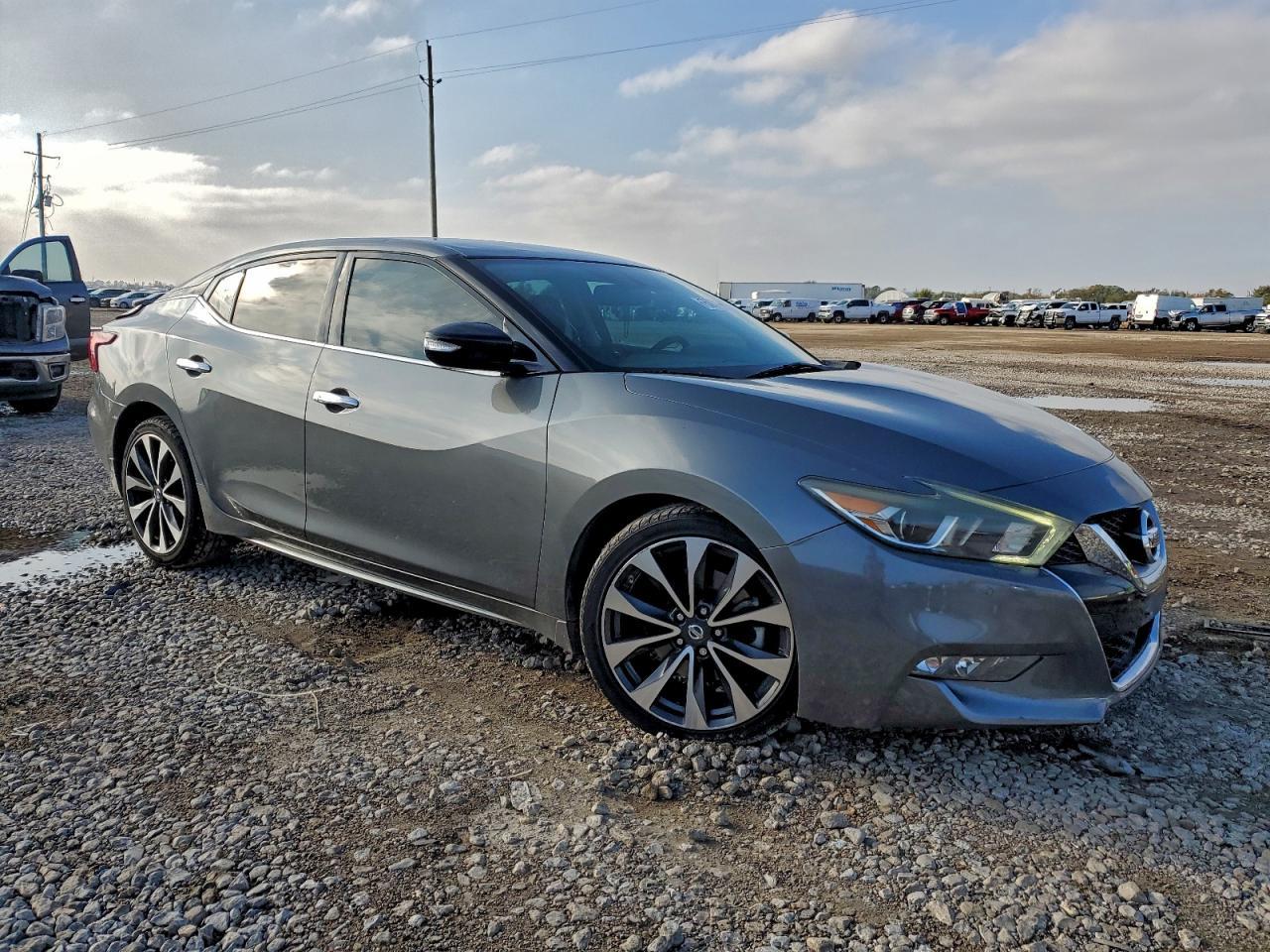 2017 NISSAN Maxima