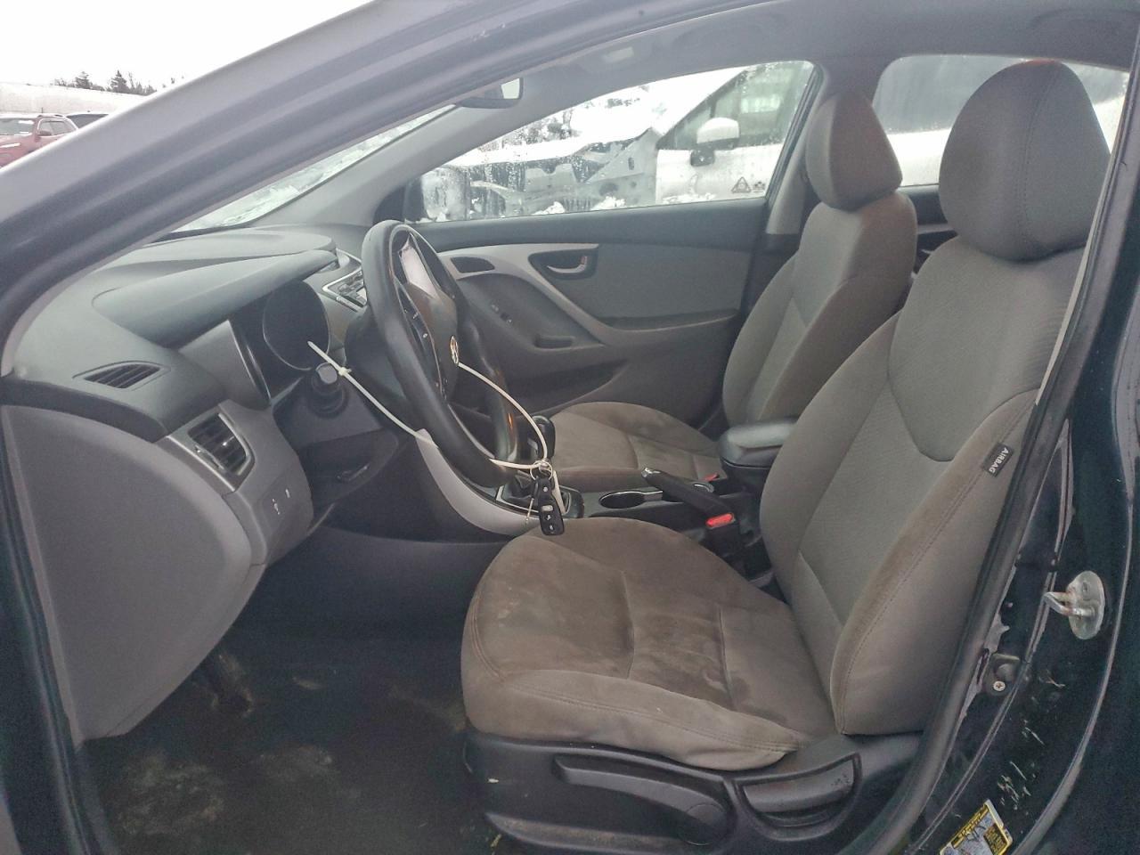 2012 HYUNDAI ELANTRA