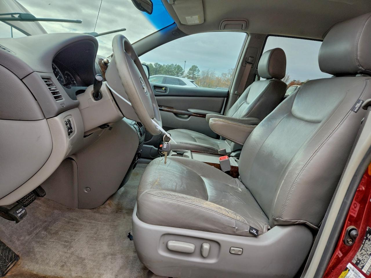 2005 TOYOTA SIENNA