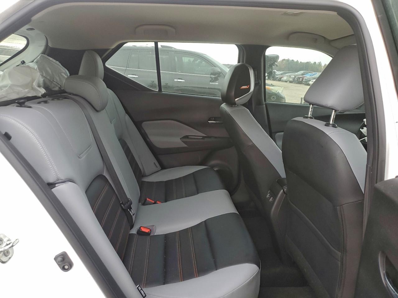 2024 NISSAN KICKS