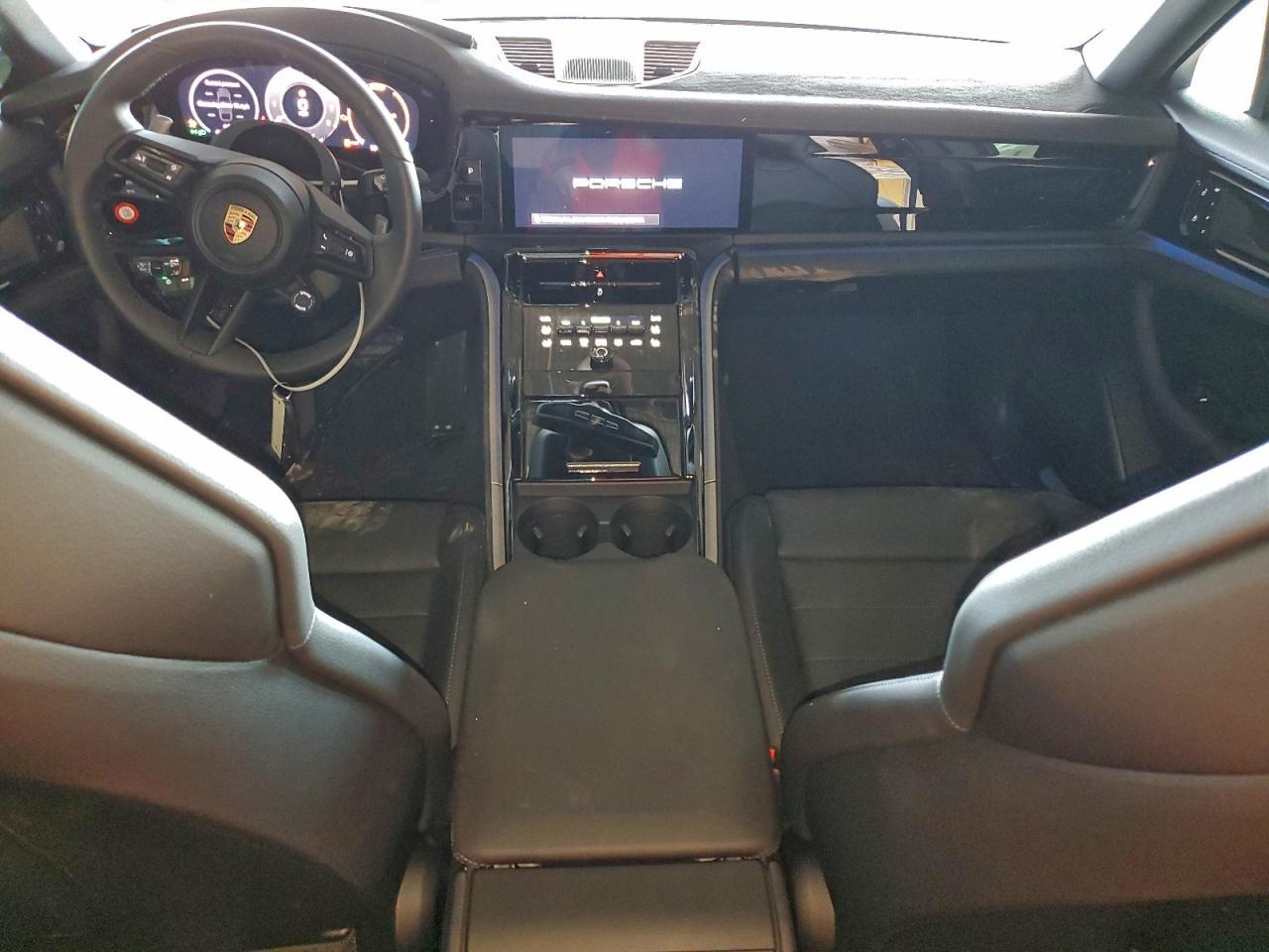 2025 PORSCHE Panamera
