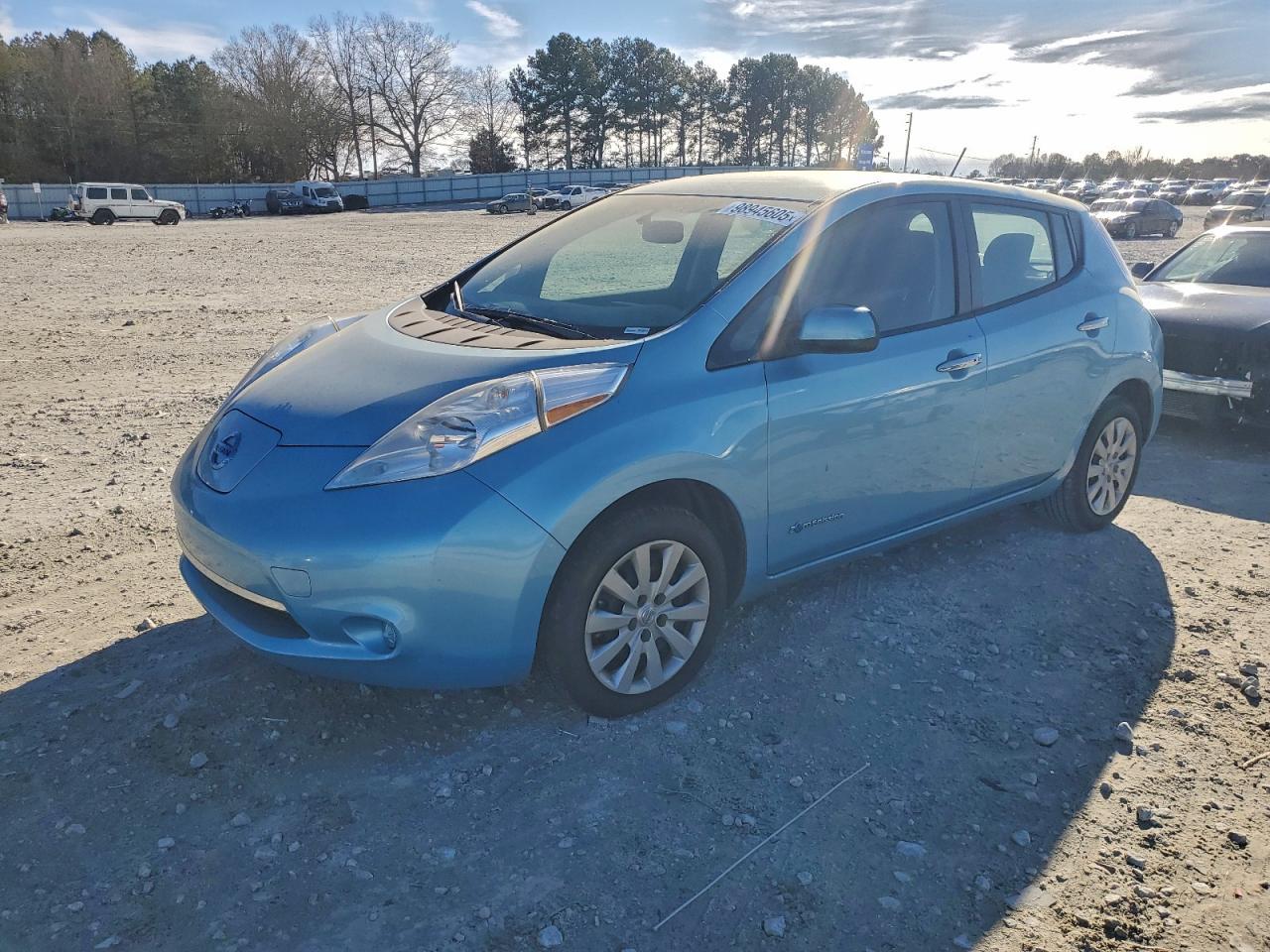 2015 NISSAN LEAF