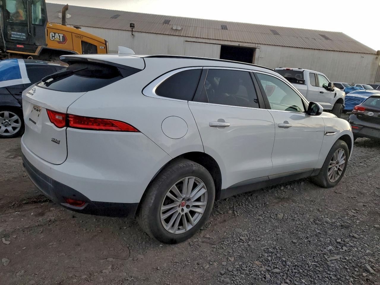 2017 JAGUAR F-Pace